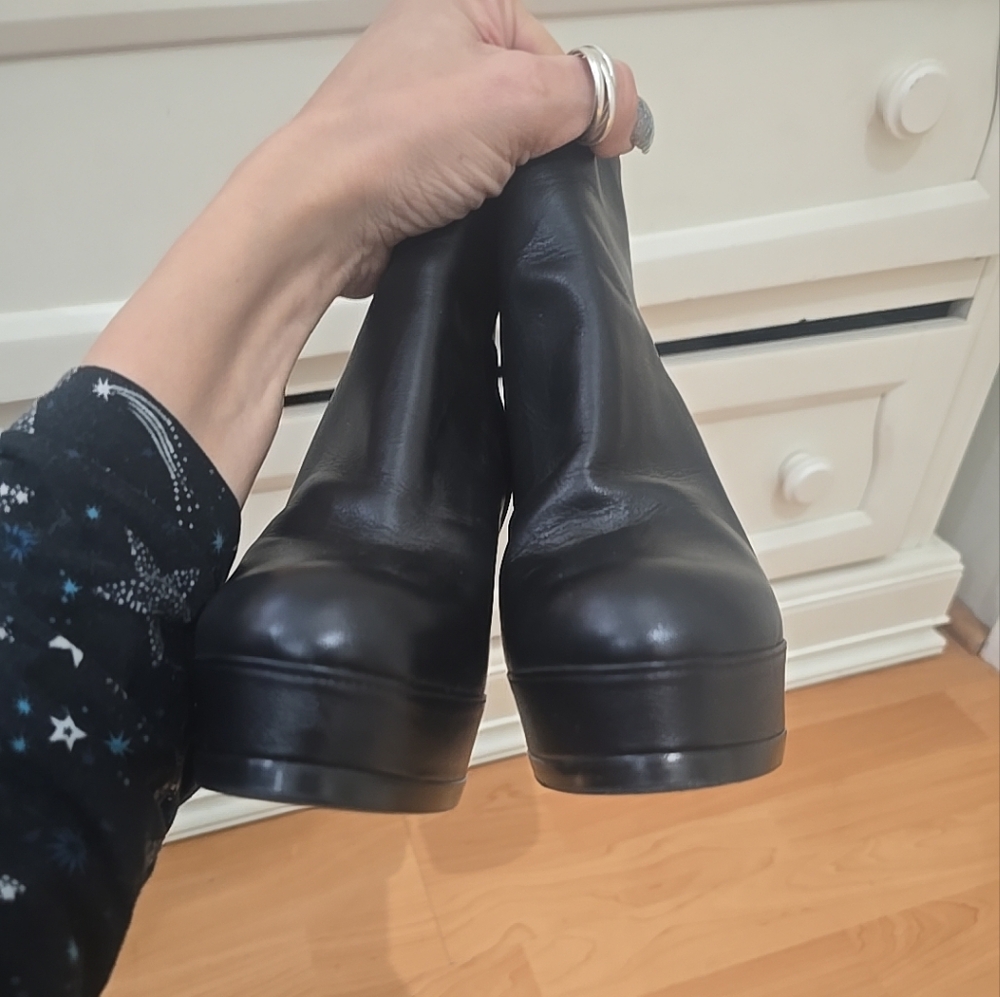 YSL Womens 38 Elegant Black Ankle Boots - Picture 9 of 10